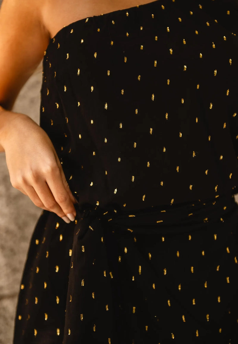 Vestido Curto um Ombro Só