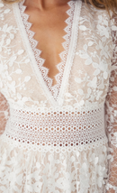 Vestido curto de renda Willow