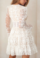 Vestido curto de renda Willow