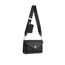 Bolsa Transversal com Alça Larga e Detalhe Metálico