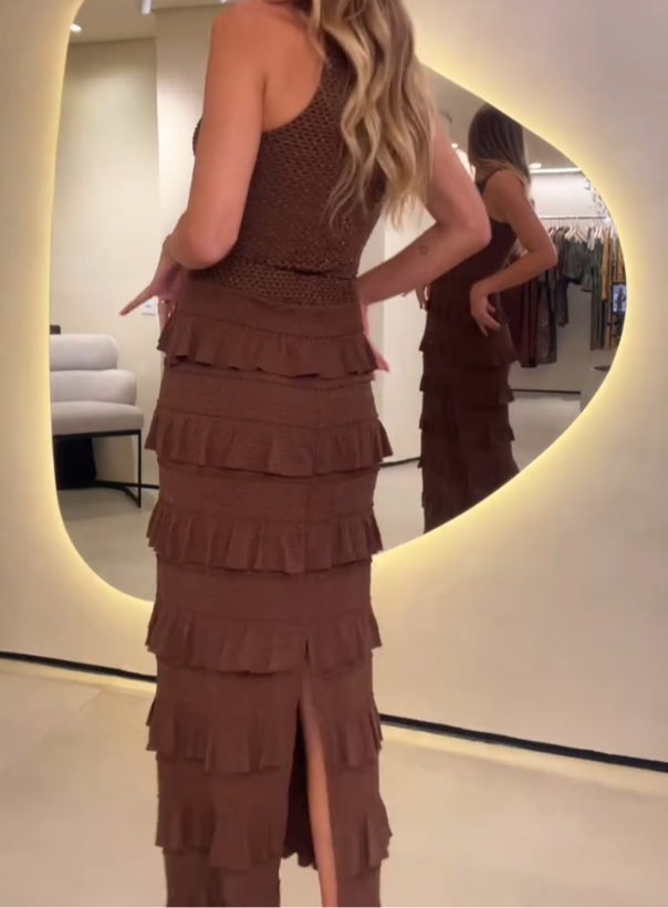 Vestido Marrom com Babados