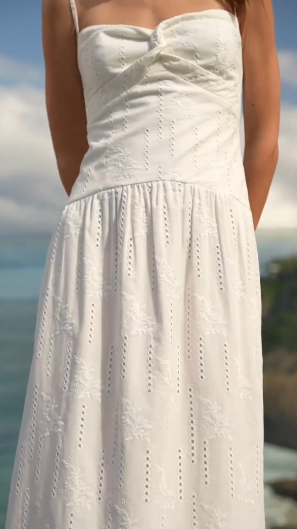 Vestido Longo Branco em Laise