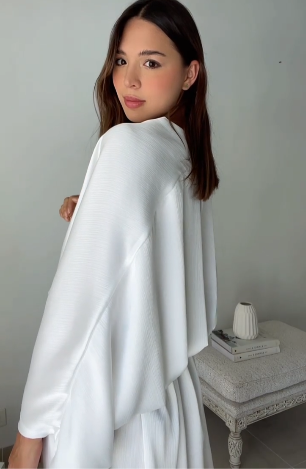 Vestido Aura Branca – Elegância Leve e Atemporal 🌟